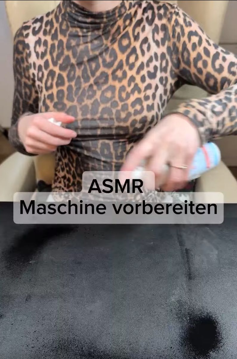 ASMR-Video vom Vorbereiten einer Tattoo-Maschine mit ruhigen Handgriffen und Fokus auf die Arbeitsgeräusche.