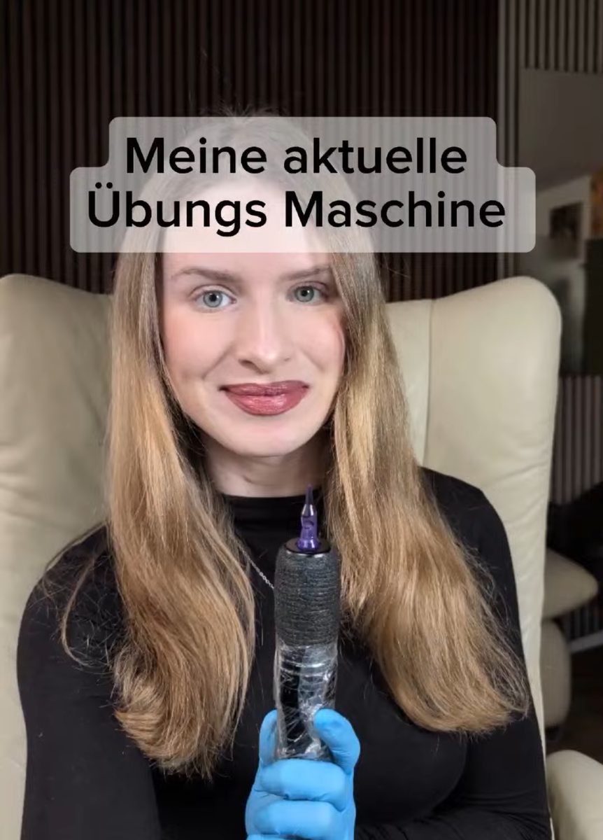 Video über die aktuell genutzte Übungsmaschine mit kurzem Einblick in das Tattoo-Setup und die verwendete Maschine.